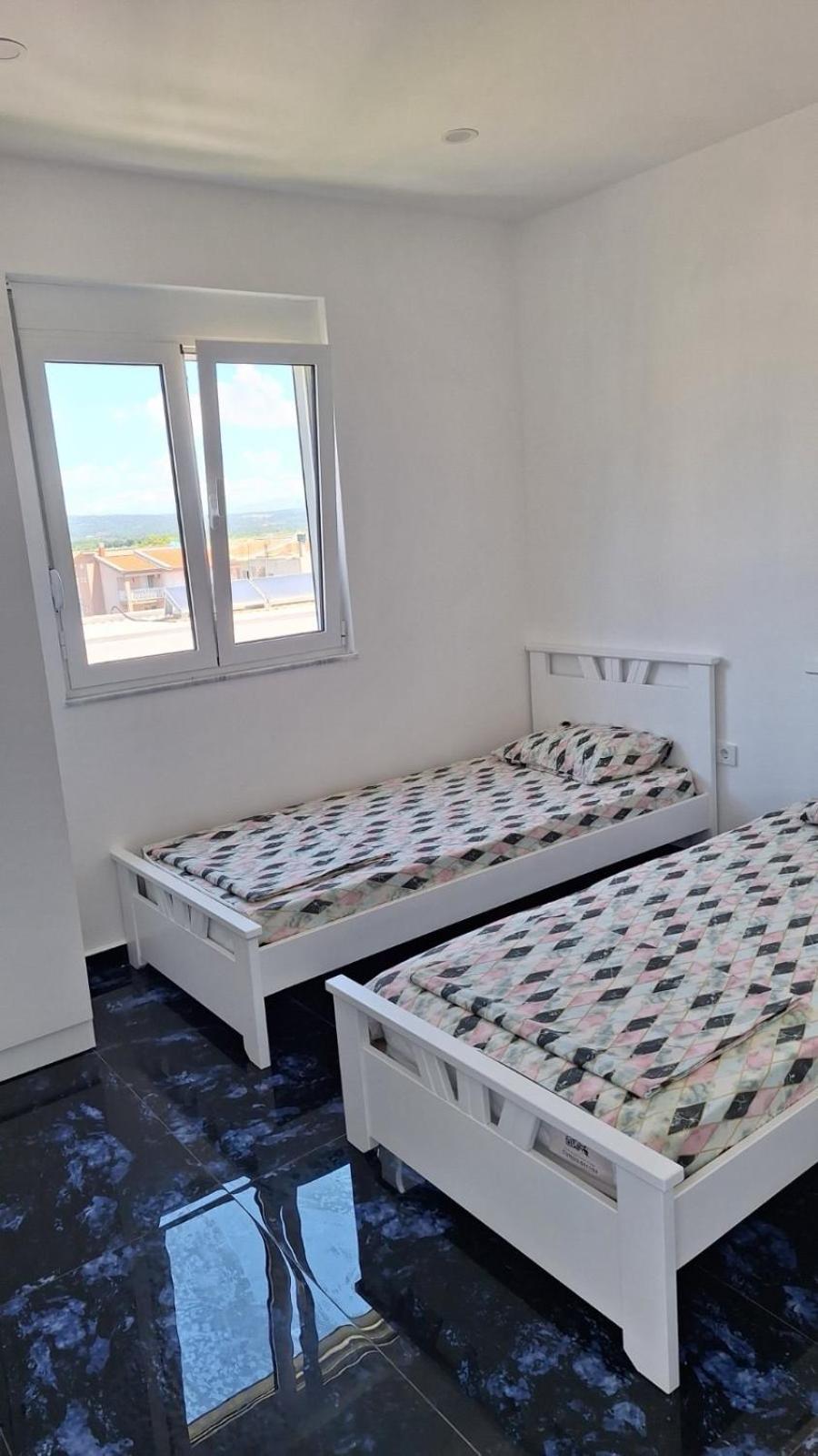Montebello Inn Apartments Ulcinj Exteriör bild
